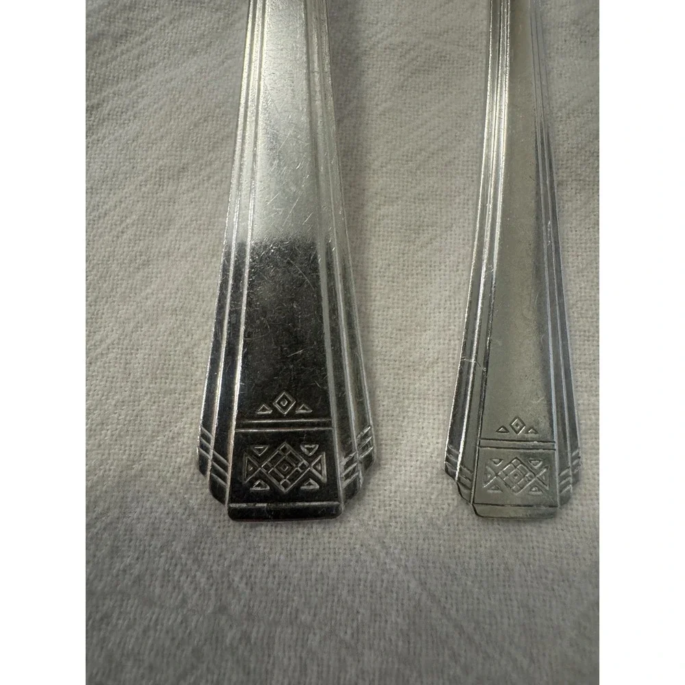 Oneida Community Tudor Plate Spoon Silverplate Glossy Art Deco Geometric Handle